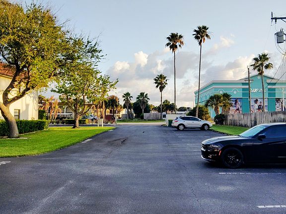4th image of 200 Saint Lucie Ln APT 604