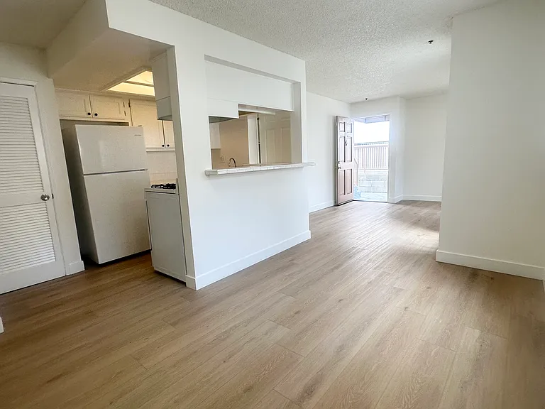328 E Providencia Ave #105F — Photo 3