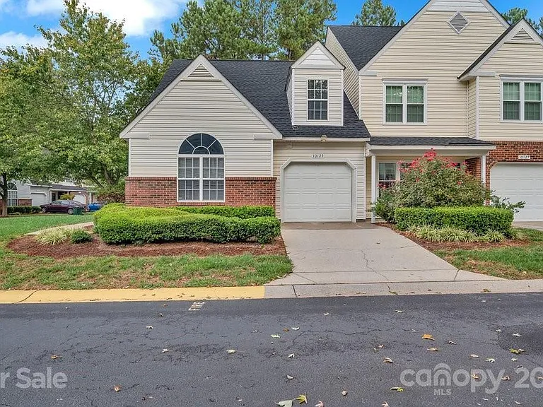 10125 University Park Ln #2601 — Photo 1
