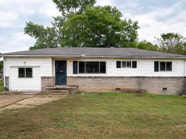 1308 E Sherry Dr, Rossville, GA 30741