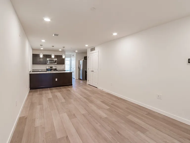 3102 N Broad St — Photo 6