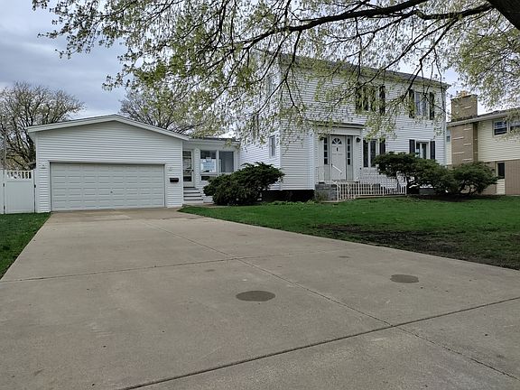 4th image of 10308 Long Ave