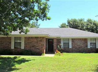 204 Bonham Dr, Hewitt, TX 76643