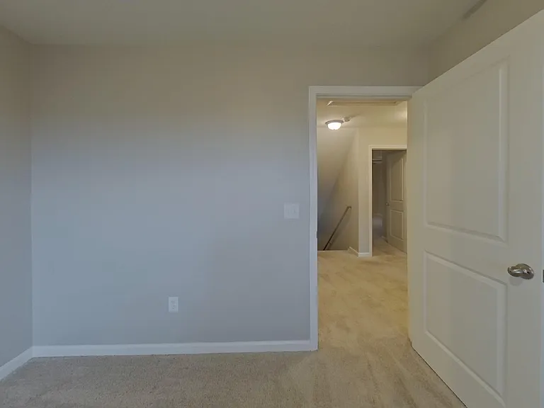 1076 Crescent Moon Loop — Photo 11