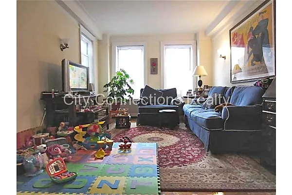 Rented by City Connections Realty | media 17