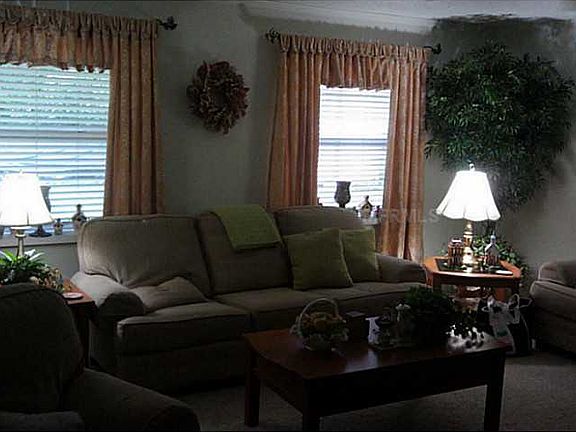 4th image of 4947 Hidden Hills Dr