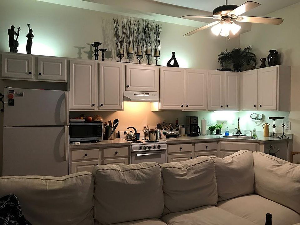 2nd image of 19 Court St APT 2a
