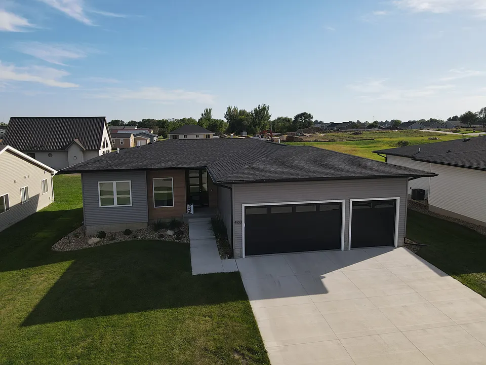 4103 Mark Dr