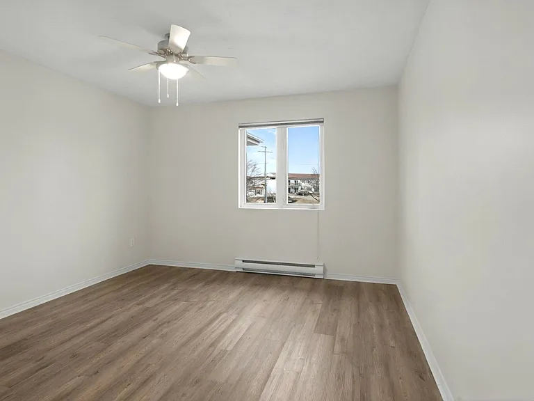 30 Fairlane Dr — Photo 2