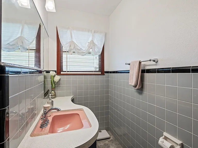 6728 Avenue Q — Photo 17
