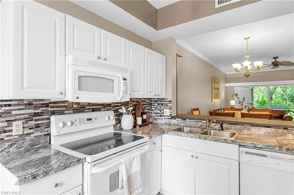 5470 16th Pl SW — Photo 3
