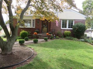 1 Bretton Rd, Yonkers, NY 10710