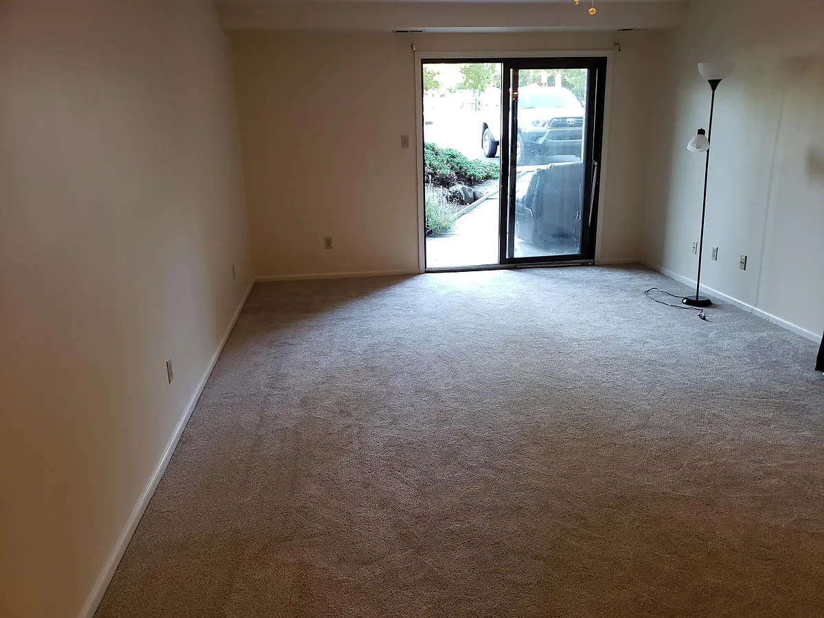Building Photo - 4509 N Hedgerow Dr #2