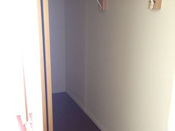4th image of 937 10th St APT 1