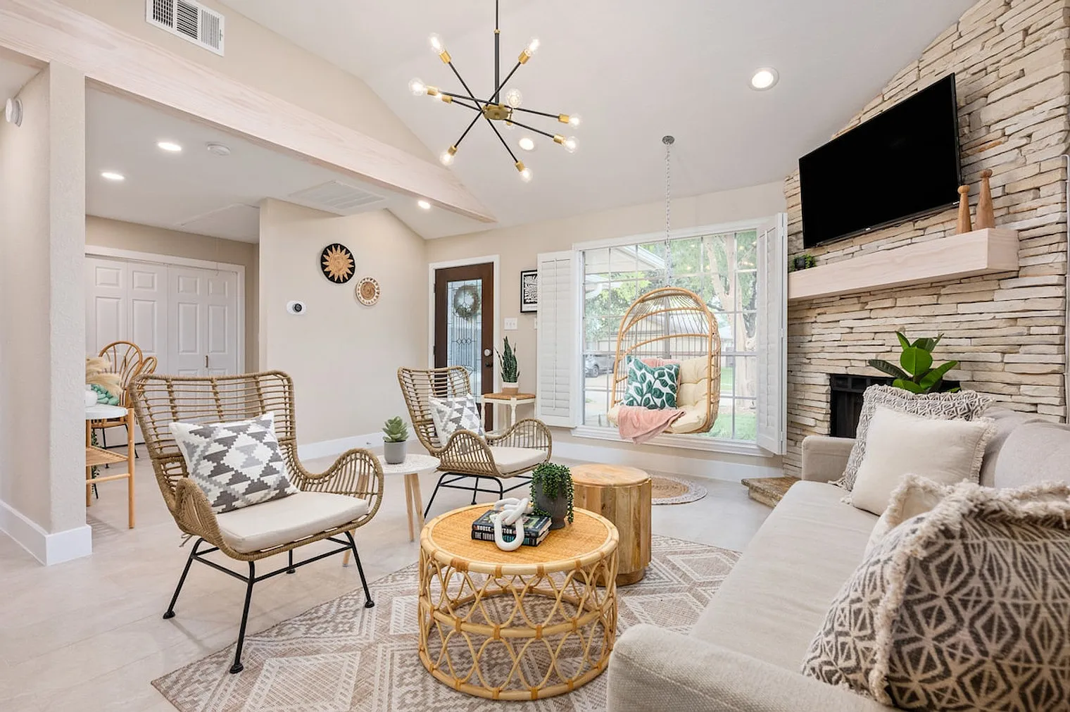 3 bed, 2.0 bath, $5,146 — Photo 1