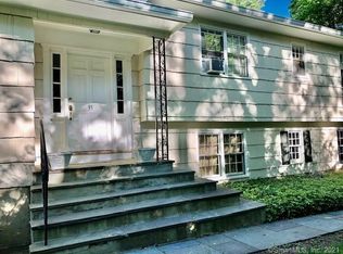 33 Parish Rd N, New Canaan, CT 06840