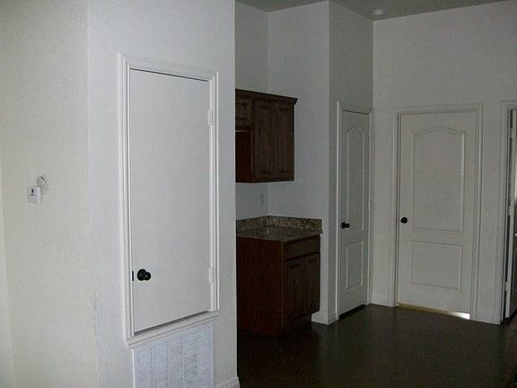 3rd image of 2716-A Saulsbury Dr
