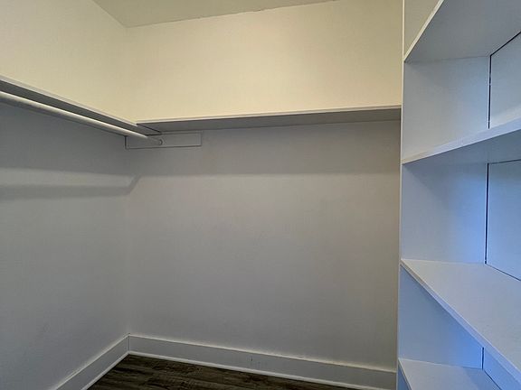 5th image of 917 Mulberry Ave APT 1