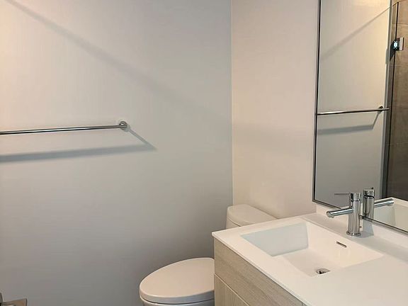 5th image of 28 Eastern Ave #1017