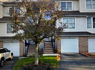 302 Grand Ridge Dr #302, Ridgefield, NJ 07657
