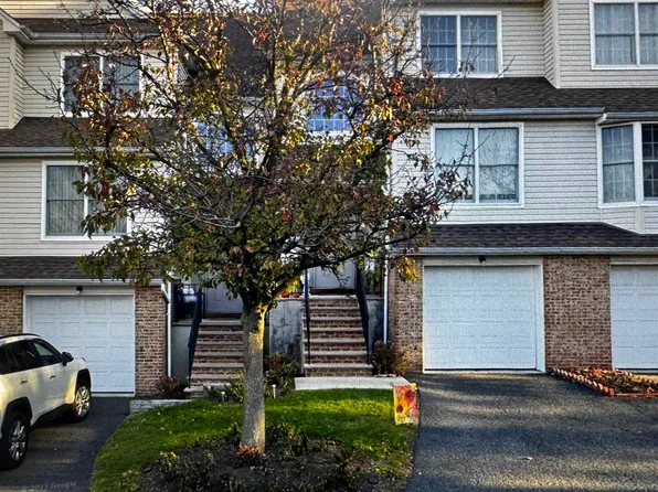 302 Grand Ridge Dr #302, Ridgefield, NJ 07657