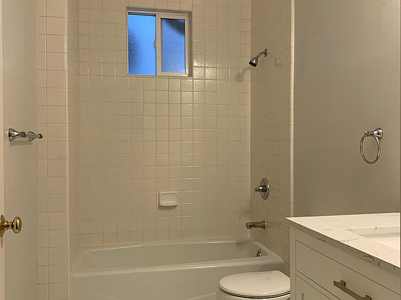 4th image of 1465 Vallejo St #2
