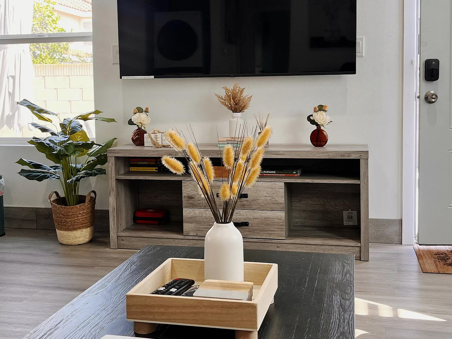 2 bed, $3,600 — Photo 2