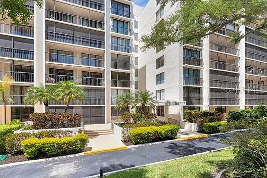 3rd image of 220 BELLEVIEW BOULEVARD #203