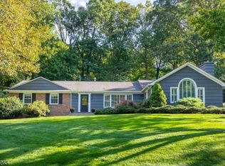 22 Fox Run, New Providence, NJ 07974