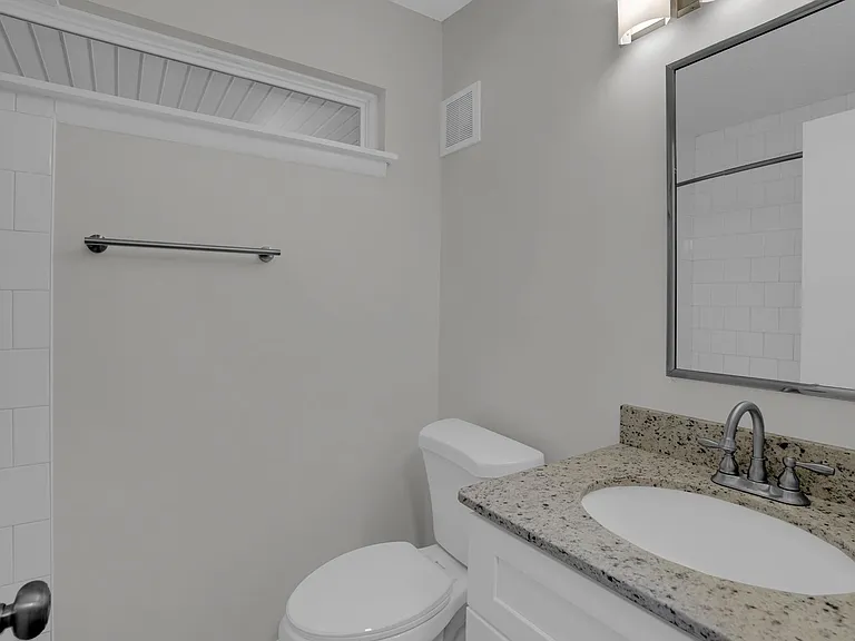 Capri Apartments — Photo 14