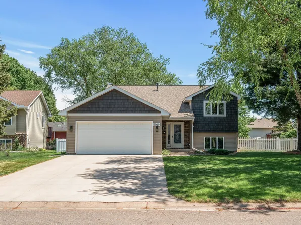 1969 Heath Ave N, Oakdale, MN 55128