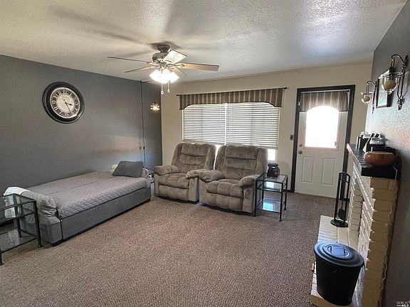 4th image of 601 Princeton Ct