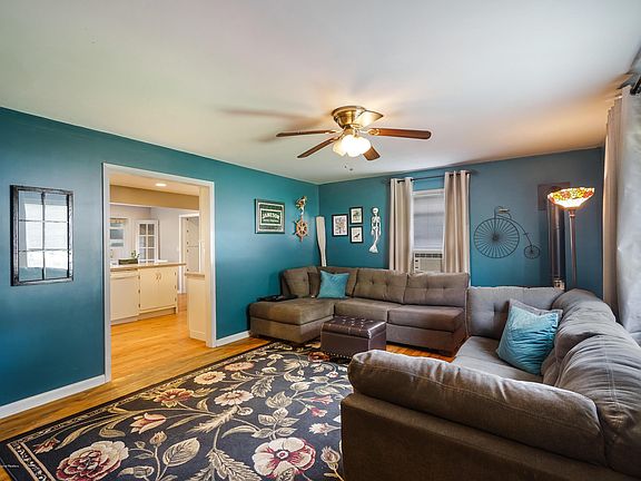 3rd image of 2612 Shady Glen Ave