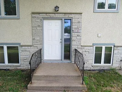 6335 Pierce St NE — Photo 2