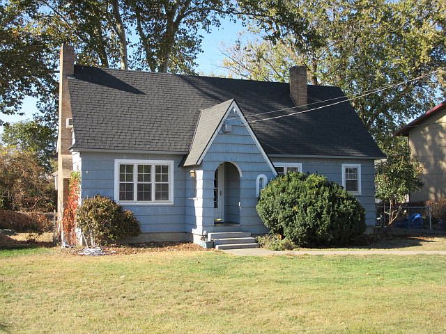 1st image of 407 N College Ave
