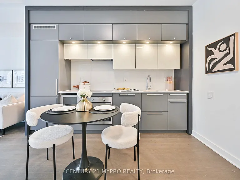 15 Grenville St #1007 — Photo 5