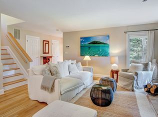 49 Hedge Row Ln, East Hampton, NY 11937