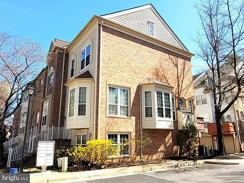 6012 Ricketts Walk Photo 1