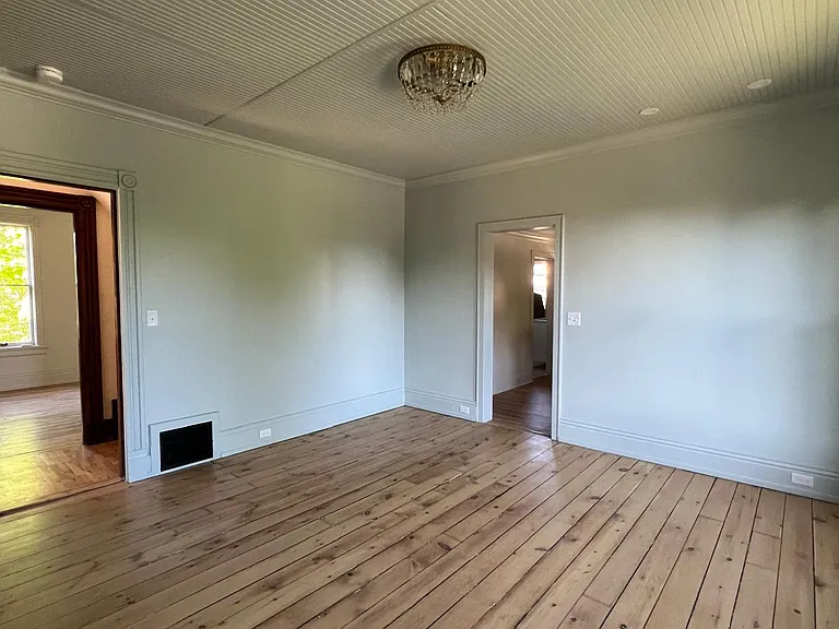 400 N Sherman St — Photo 17