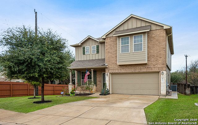 1st image of 943 Oakwood Way
