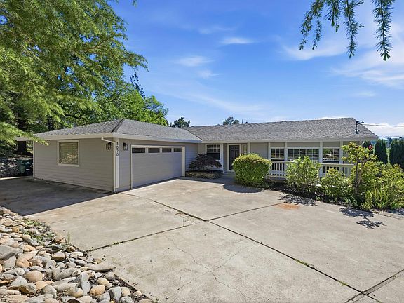 2nd image of 3020 Oakwood Rd
