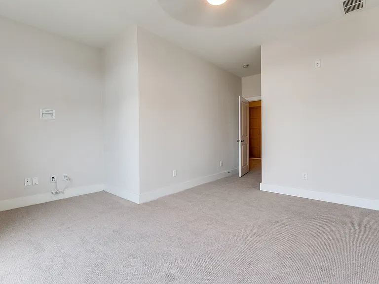 5711 Ross Ave #5 — Photo 14