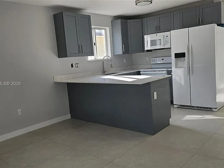 16125 SW 137th Ct — Photo 7