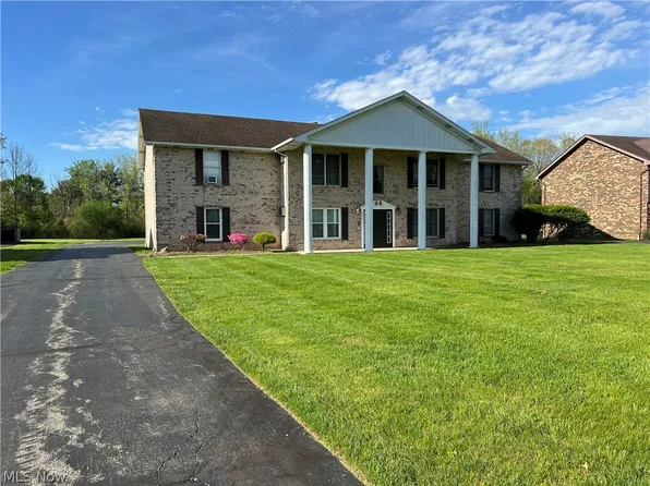 900 Pearson Cir Unit 1, Youngstown, OH 44512