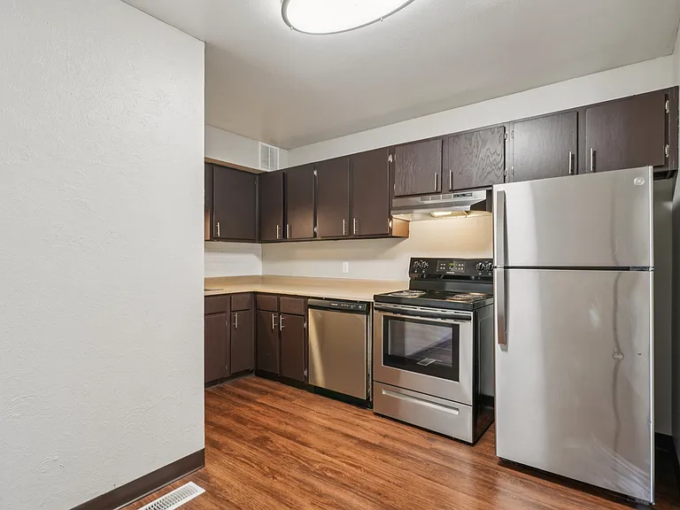 Aspen Townhomes — Photo 6