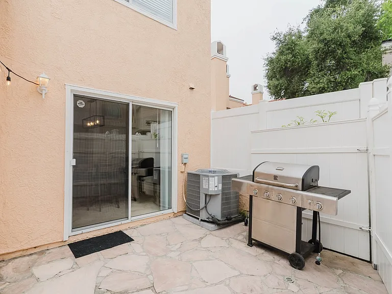 6301 Honolulu Ave #50 — Photo 17