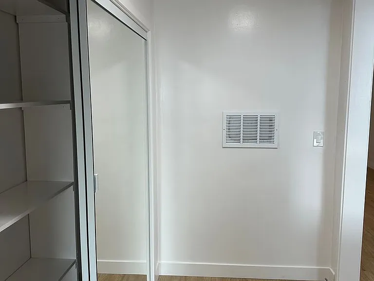 The Diplomat Apartments — Photo 15