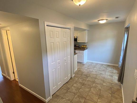 2nd image of 1202 Stonewood Ct #1