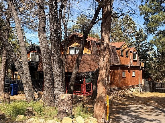 4th image of 351 Pine Ln