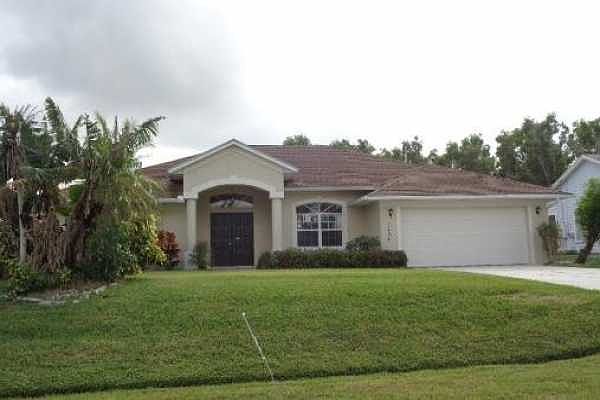 Home For Sale In Port saint lucie